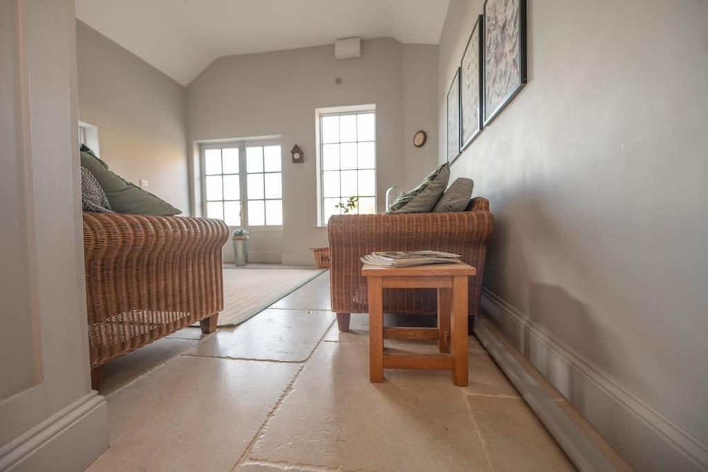 רות'ין Georgian Country House -Panoramic Views -Sleeps 12 מראה חיצוני תמונה