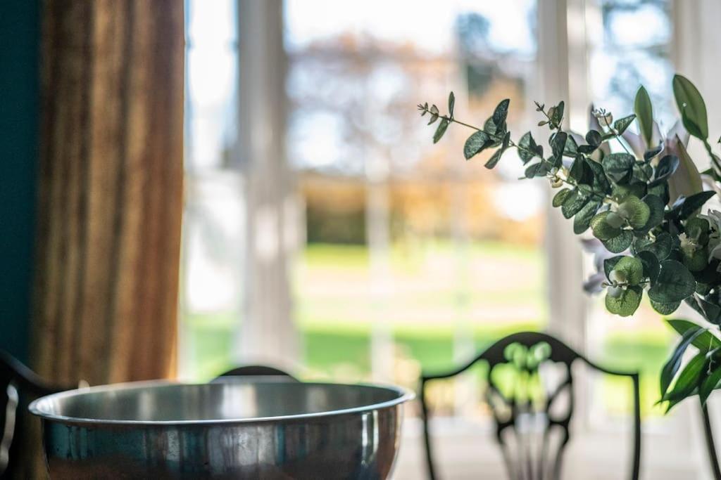רות'ין Georgian Country House -Panoramic Views -Sleeps 12 מראה חיצוני תמונה